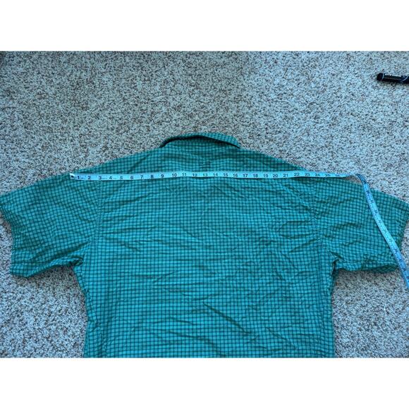 Mountain Hardwear Short sleeve, button down,  size Medium, Green; Performance - Picture 6 of 7